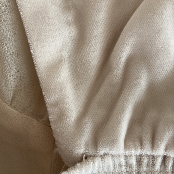 House of Harlow Blouse - Picture 10 of 11